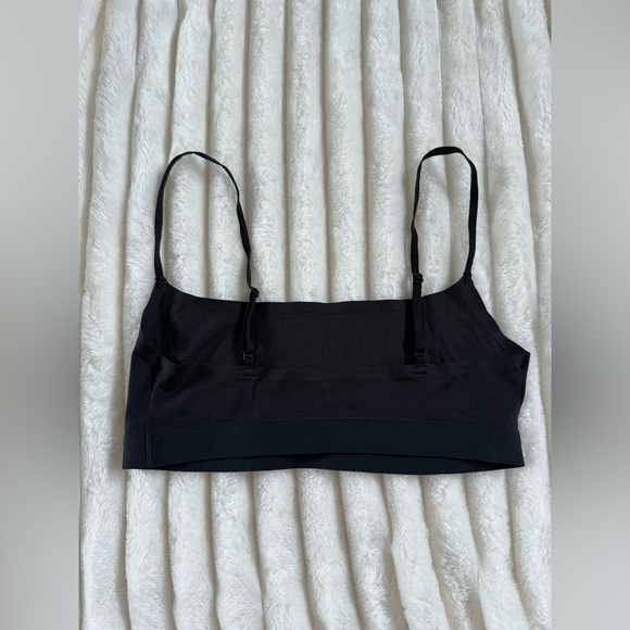 Skims Black Logo Bralette - Picture 2 of 3